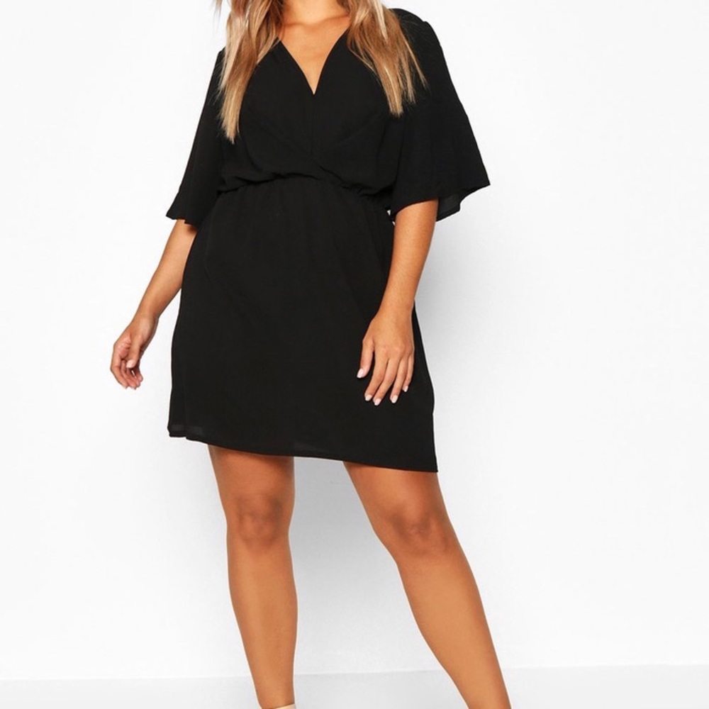 NWT✨BOOHOO BLACK ANGEL SLEEVE SMOCK DRESS SIZE US 14